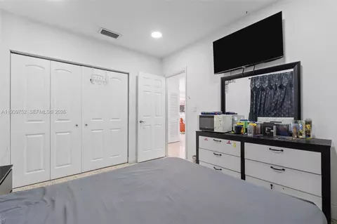 Bedroom - 325 SE 9th Ave, Hialeah, FL 33010 photo 4 of 6
