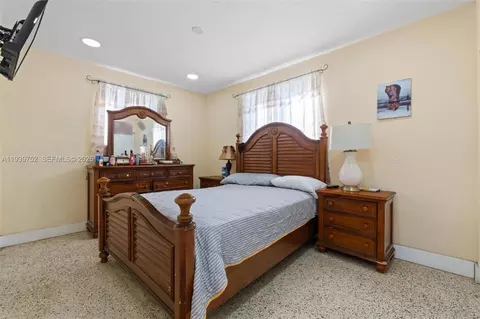Bedroom - 325 SE 9th Ave, Hialeah, FL 33010 photo 1 of 6