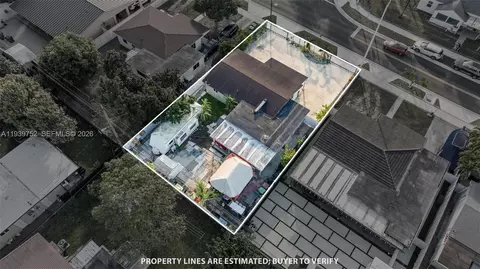 View/Area - 325 SE 9th Ave, Hialeah, FL 33010 photo 3 of 9