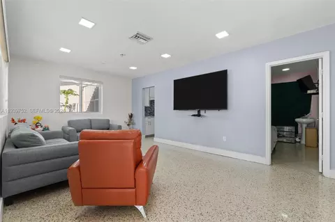 Other - 325 SE 9th Ave, Hialeah, FL 33010 photo 4 of 9