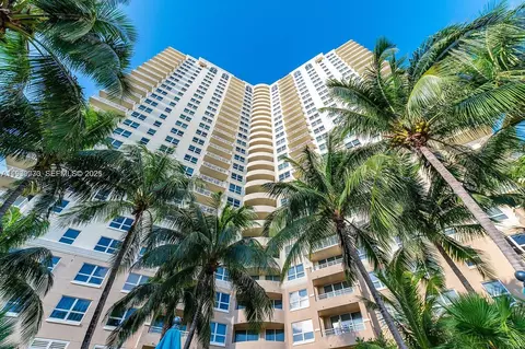 19501 W Country Club Dr #TS-05, Aventura, FL 33180
