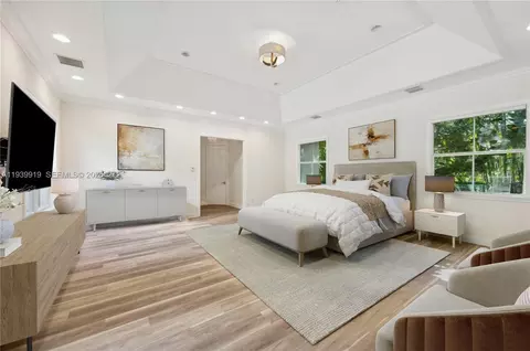 Bedroom - 10001 SW 60th Ct, Pinecrest, FL 33156 photo 1 of 2