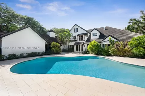 Exterior - 10001 SW 60th Ct, Pinecrest, FL 33156 photo 3 of 5