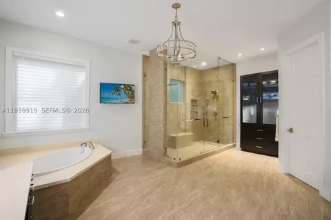 Bath - 10001 SW 60th Ct, Pinecrest, FL 33156 photo 1 of 1