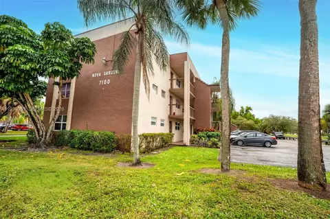 7100 Nova Dr #203A, Davie, FL 33317