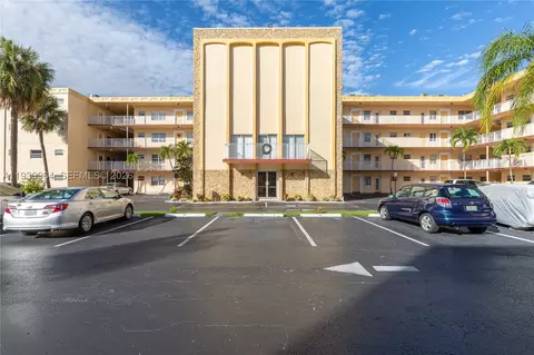 3990 NW 42nd Ave #106, Lauderdale Lakes, FL 33319