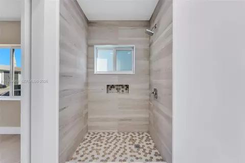 Bath - 40 W 58th St, Hialeah, FL 33012 photo 1 of 1