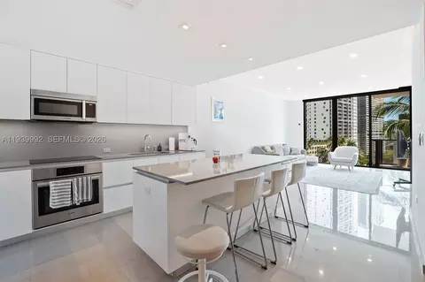 68 SE 6th St #805, Miami, FL 33131
