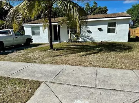 17 Edmund Rd, West Park, FL 33023