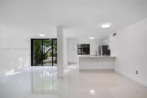 3545 Magellan Cir #356-5, Aventura, FL 33180