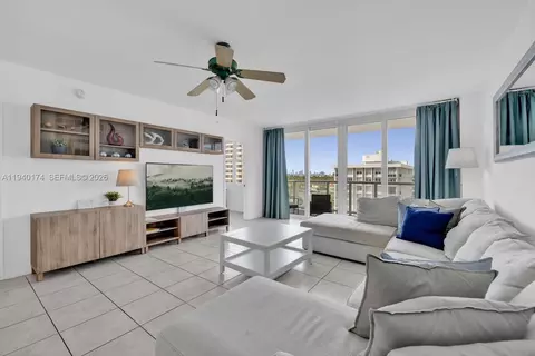 5601 Collins Ave #825, Miami Beach, FL 33140
