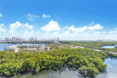 16385 Biscayne Blvd #2017, North Miami Beach, FL 33160