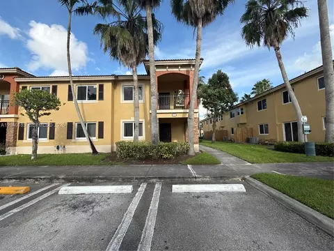 935 NE 33rd Ter #104, Homestead, FL 33033