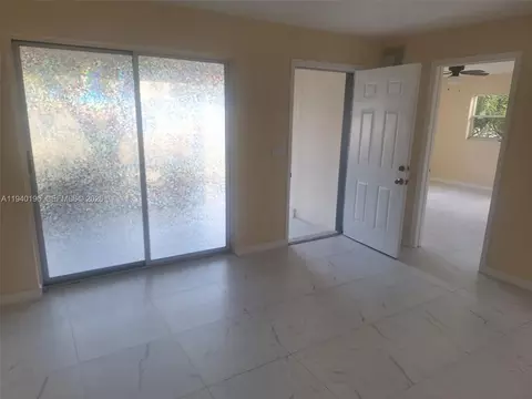 Living - 245 E Pkwy, Other, FL 33904 photo 1 of 1