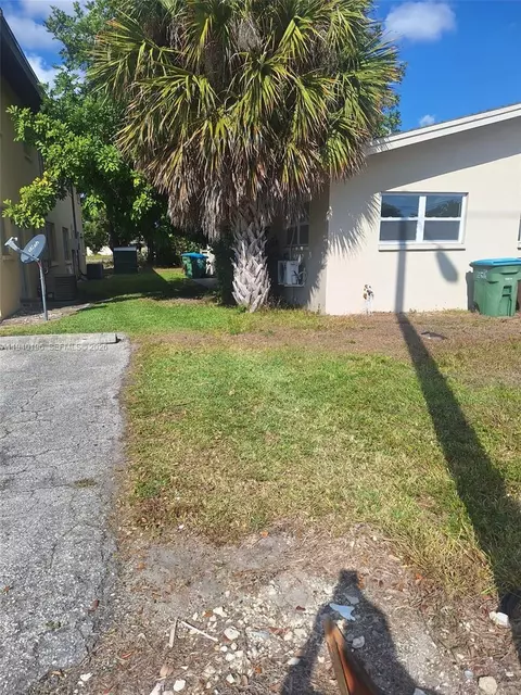 Exterior - 245 E Pkwy, Other, FL 33904 photo 8 of 8