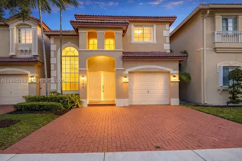 11541 NW 68th Ter, Doral, FL 33178