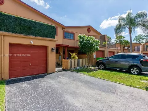 8019 NW 27th Pl, Sunrise, FL 33322