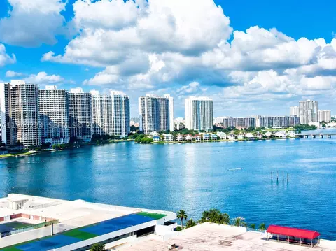 250 174th St #1510, Sunny Isles Beach, FL 33160