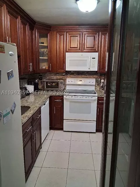 1400 Saint Charles Pl #524, Pembroke Pines, FL 33026