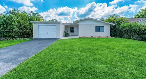 10010 NW 71st Pl, Tamarac, FL 33321