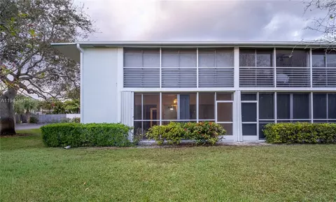 3 Westwood Ave #101E, Tequesta, FL 33469