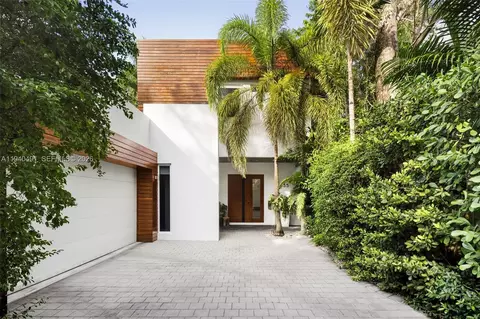 3655 Avocado Ave, Coconut Grove, FL 33133