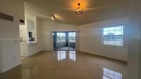 2881 N Oakland Forest Dr #309, Oakland Park, FL 33309