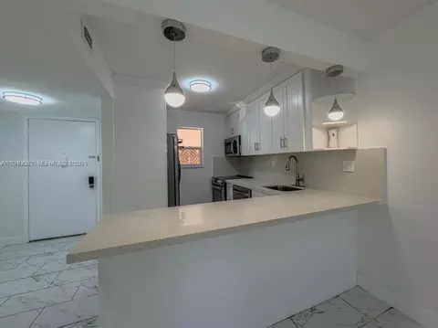 7610 Stirling Rd #207F, Hollywood, FL 33024