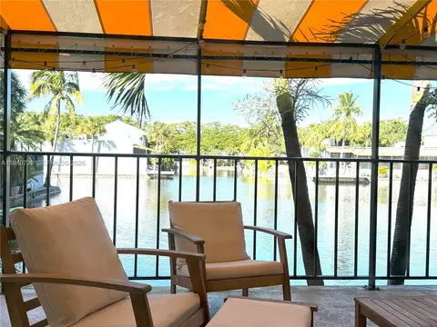 Exterior - 6417 Windmill Gate Rd, Miami Lakes, FL 33014 photo 3 of 3