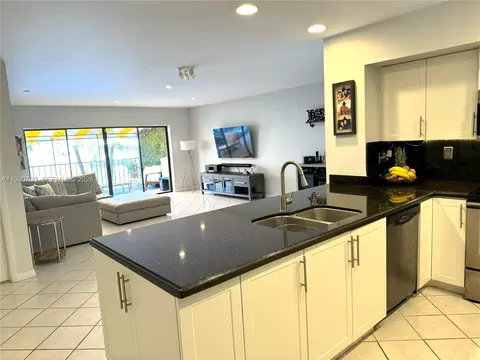 Kitchen - 6417 Windmill Gate Rd, Miami Lakes, FL 33014 photo 3 of 4