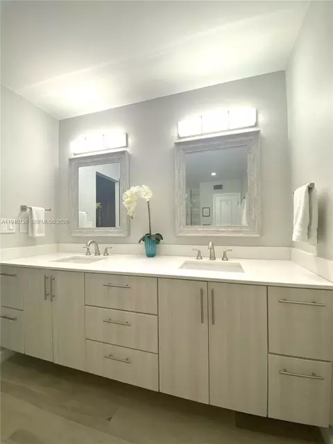 Bath - 6417 Windmill Gate Rd, Miami Lakes, FL 33014 photo 2 of 8
