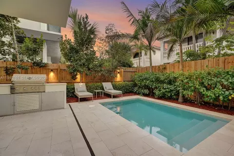 3071 Hibiscus St, Miami, FL 33133