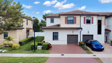 10137 W 32nd Ln, Hialeah, FL 33018