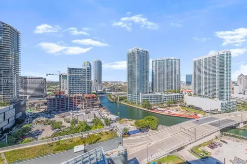 68 SE 6th St #1710, Miami, FL 33131