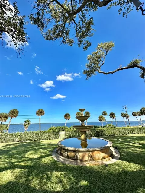 2611 S Indian River Dr, Fort Pierce, FL 34950
