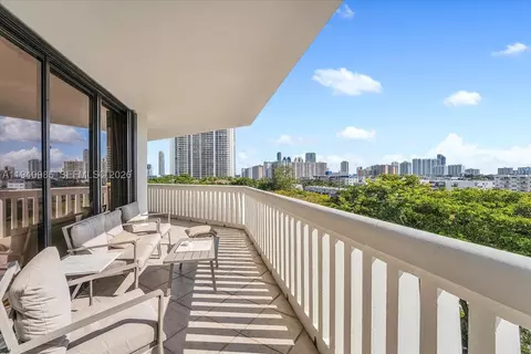 2000 Island Blvd #602, Aventura, FL 33160