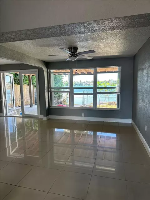 Living - 1900 W 72nd St, Hialeah, FL 33014 photo 4 of 4