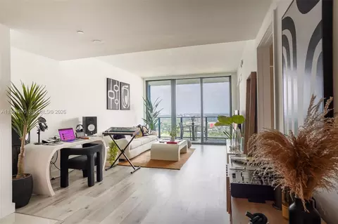 121 NE 34th St #2711, Miami, FL 33137