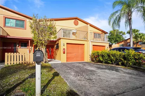 8011 NW 27th Pl, Sunrise, FL 33322