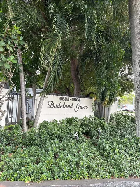 6900 N Kendall Dr #A102, Pinecrest, FL 33156