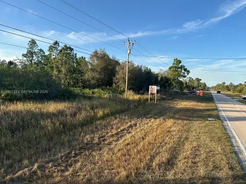 410 Columbus Blvd, Lehigh Acres, FL 33974
