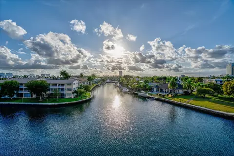 437 Golden Isles Dr #4D, Hallandale Beach, FL 33009