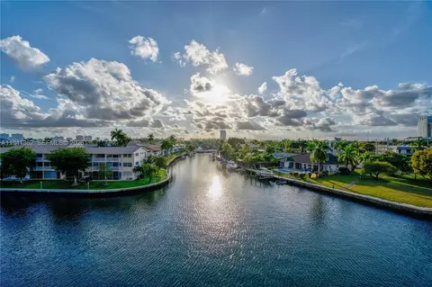 437 Golden Isles Dr #4D, Hallandale Beach, FL 33009