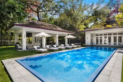 4100 Kiaora St, Miami, FL 33133