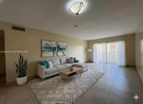 3700 NW 21st St #304, Lauderdale Lakes, FL 33311