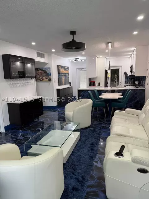 5121 W Oakland Park Blvd #212, Lauderdale Lakes, FL 33313