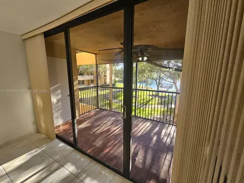 8592 W Sunrise Blvd #209, Plantation, FL 33322