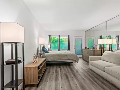 1060 Pennsylvania Ave #4, Miami Beach, FL 33139