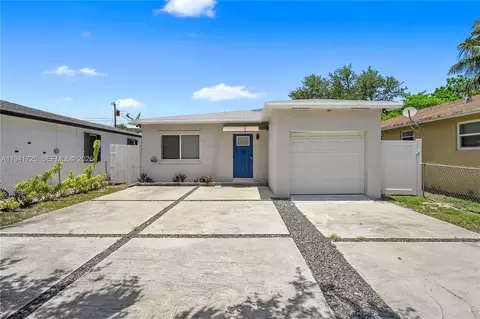 2227 Cody St, Hollywood, FL 33020
