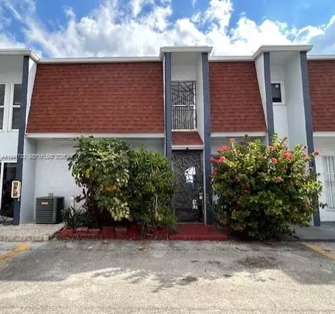 318 NW 107th Ave #2B, Miami, FL 33172